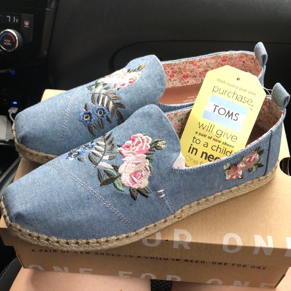 toms embroidered